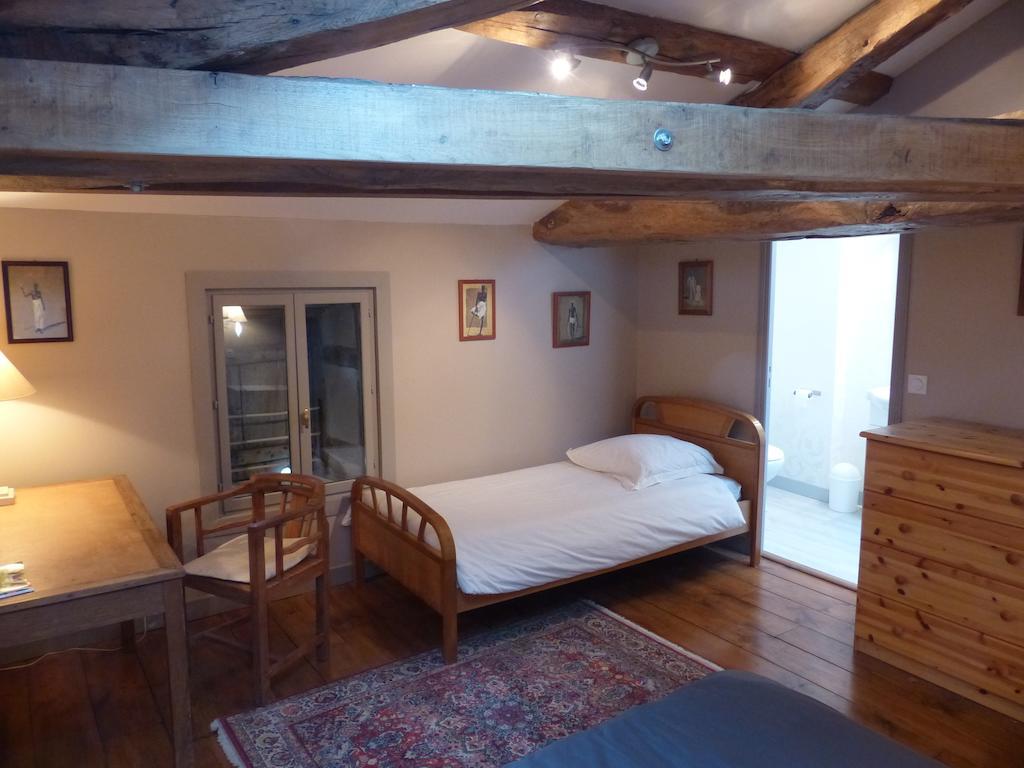 Le Domaine De Panissac Bed & Breakfast Berneuil  Room photo