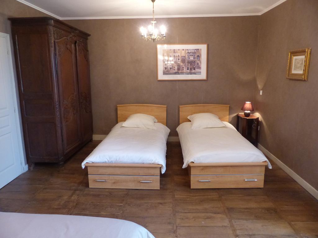 Le Domaine De Panissac Bed & Breakfast Berneuil  Room photo