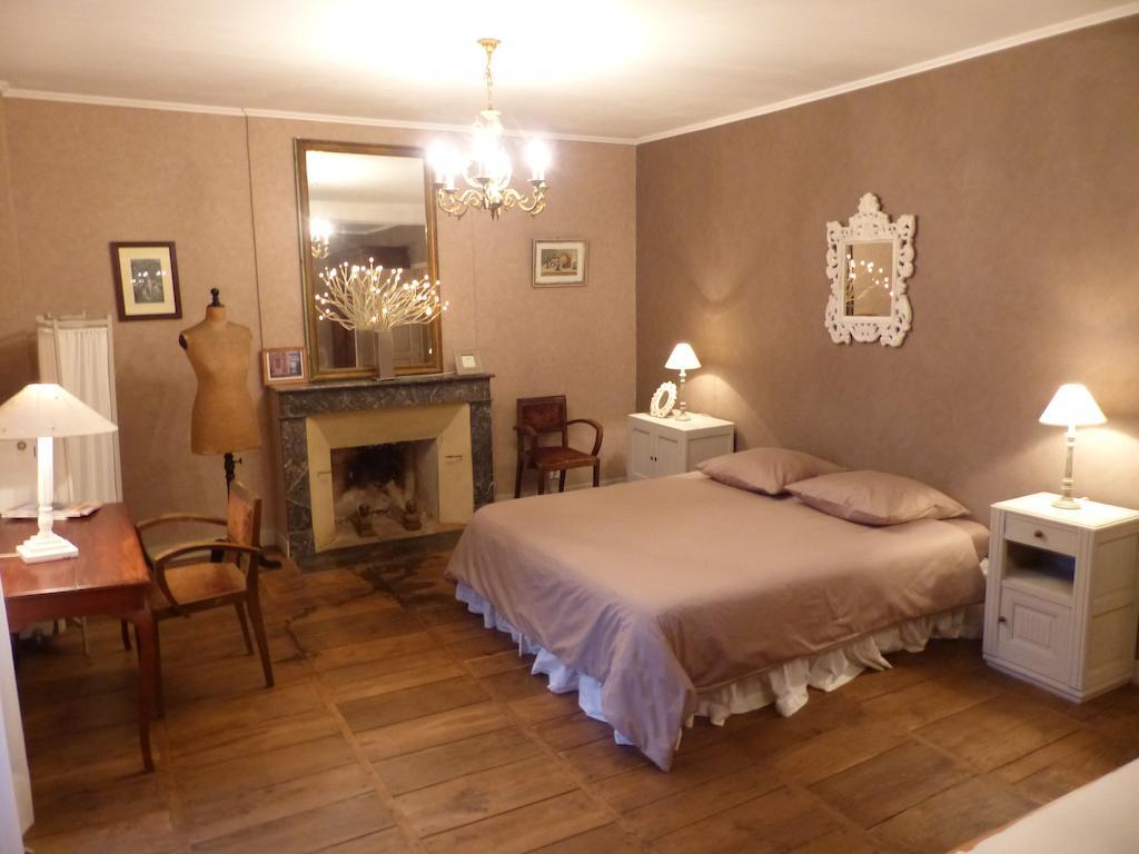 Le Domaine De Panissac Bed & Breakfast Berneuil  Room photo