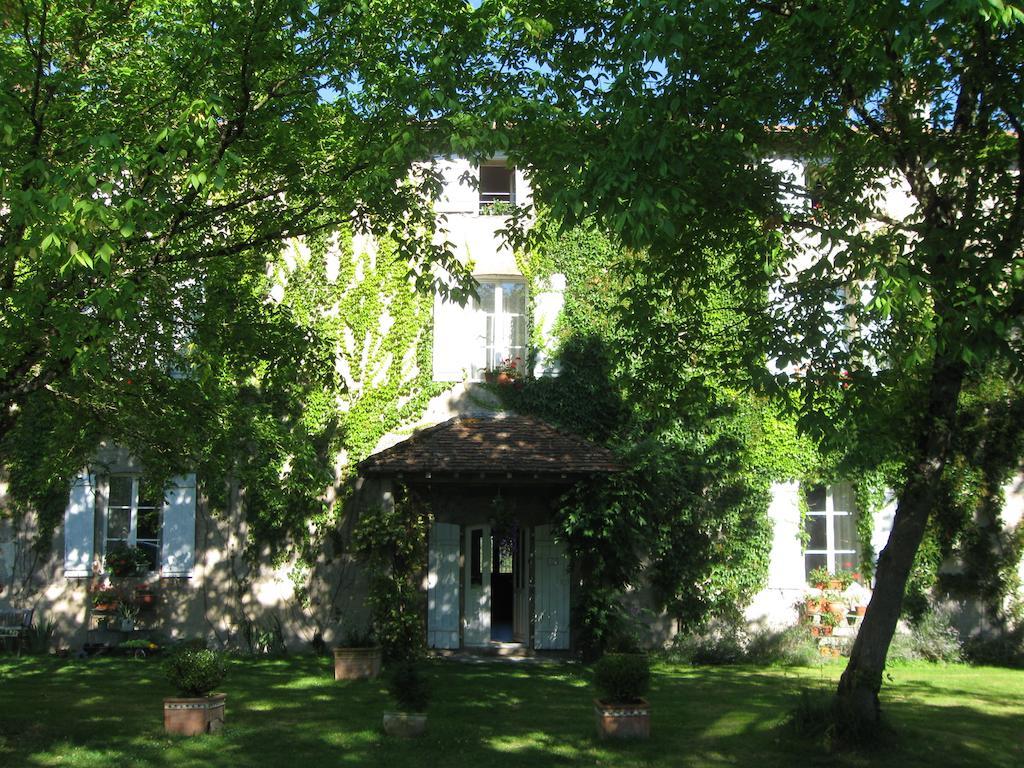 Le Domaine De Panissac Bed & Breakfast Berneuil  Exterior photo